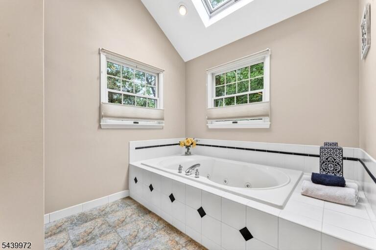 Property listing MLS 4034638 photo 36