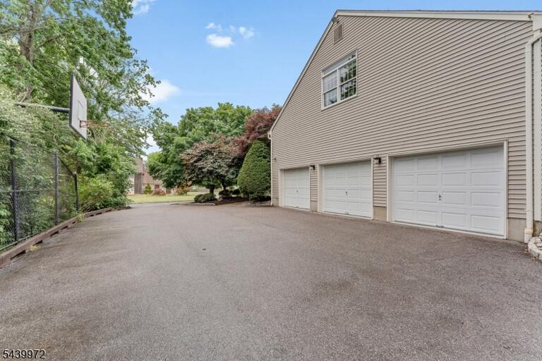 Property listing MLS 4034638 photo 48