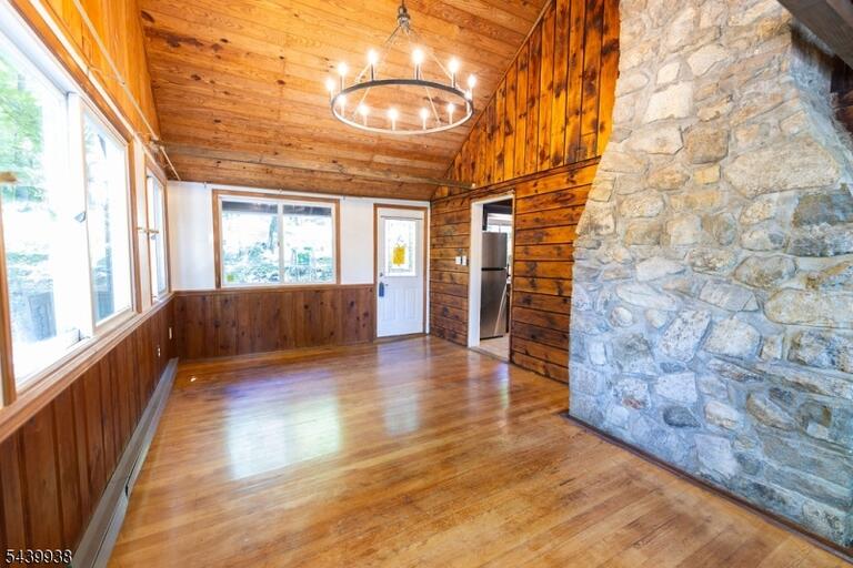 Property listing MLS 4035025 photo 12