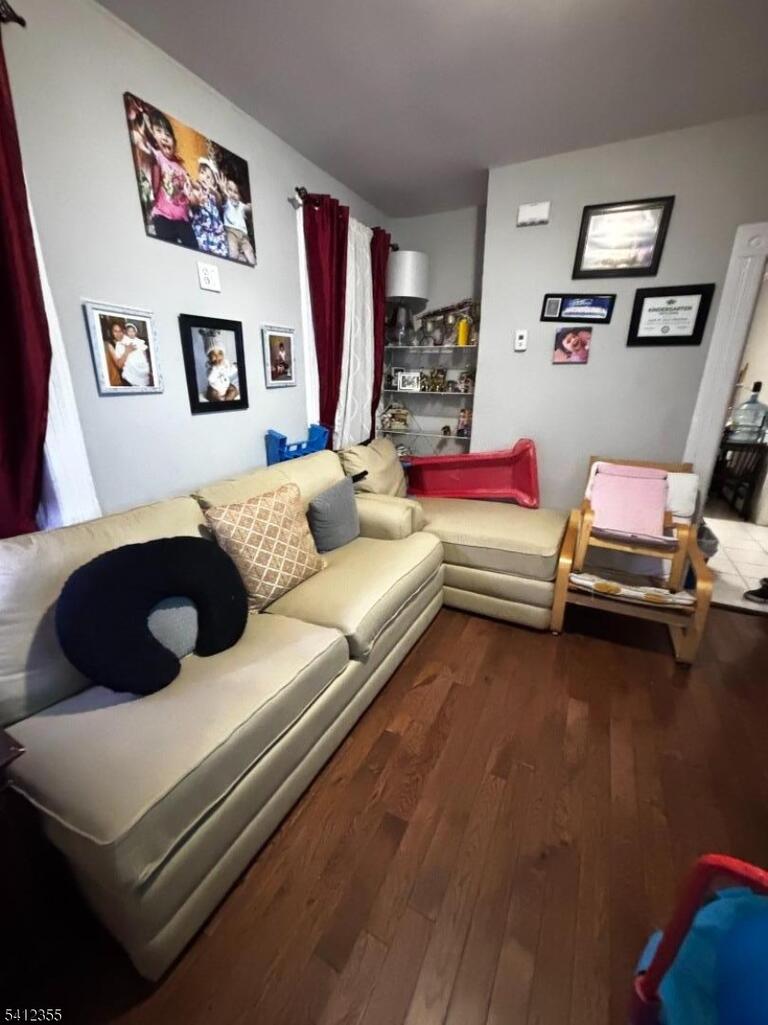 Property listing MLS 4035056 photo 3