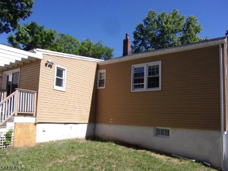 Property listing MLS 4035168 photo 2