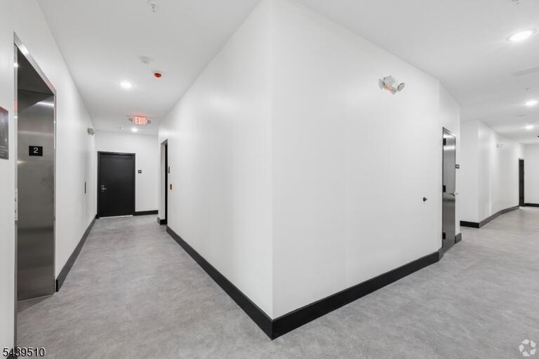 Property listing MLS 4035201 photo 10