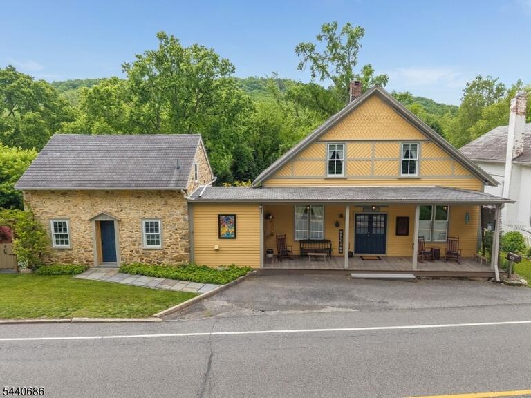 Property listing MLS 4035231 photo 1