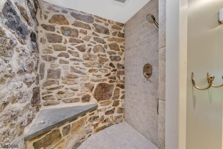 Property listing MLS 4035231 photo 14