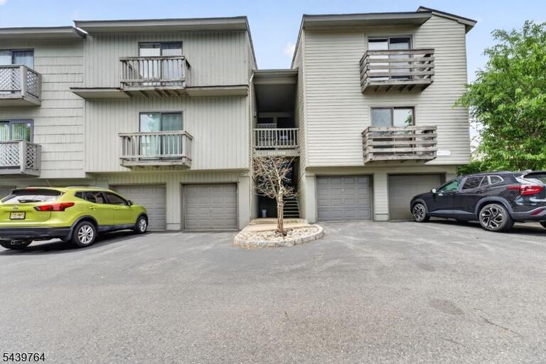 Property listing MLS 4035236 photo 4
