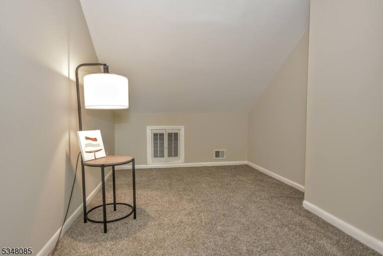 Property listing MLS 4035351 photo 9