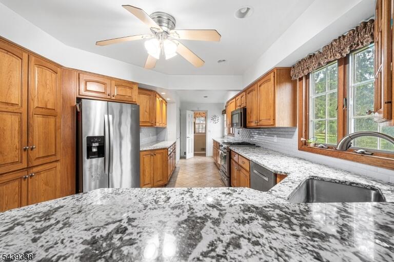 Property listing MLS 4035360 photo 9