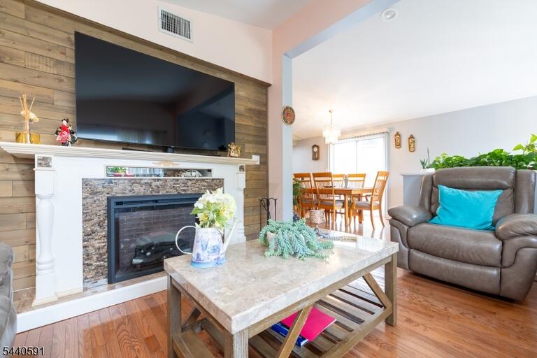 Property listing MLS 4035471 photo 5