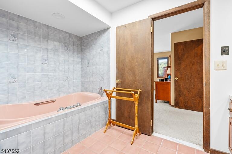 Property listing MLS 4035594 photo 27