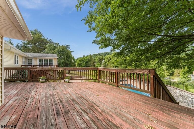 Property listing MLS 4035643 photo 40