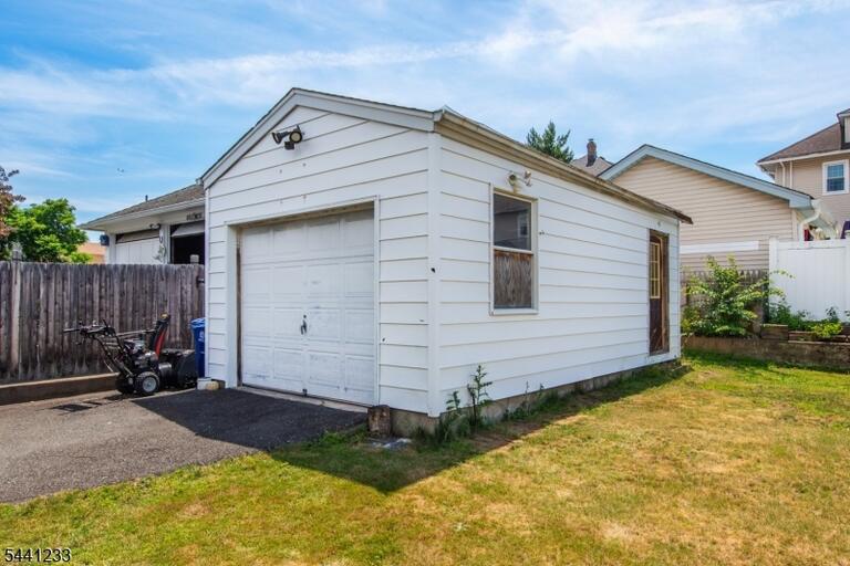 Property listing MLS 4035806 photo 4