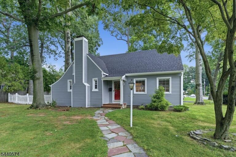 Property listing MLS 4035974 photo 3