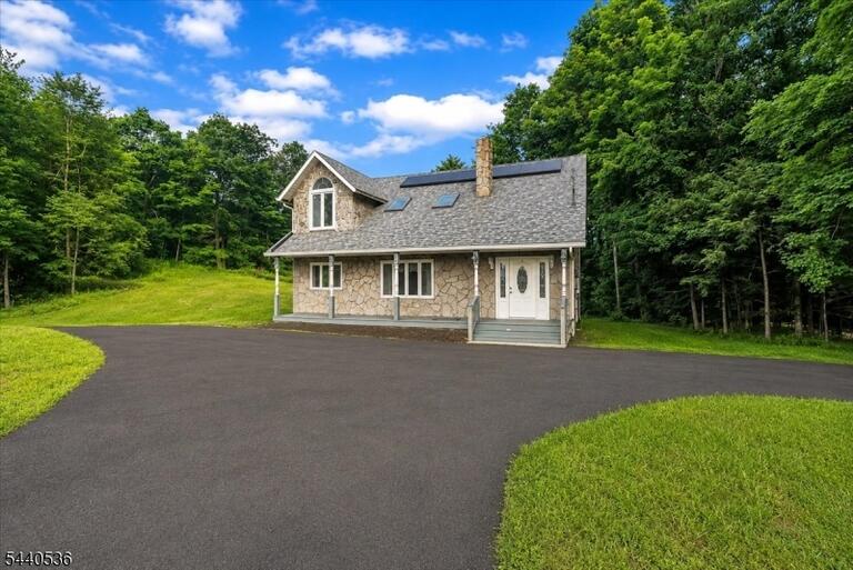 Property listing MLS 4035994 photo 3