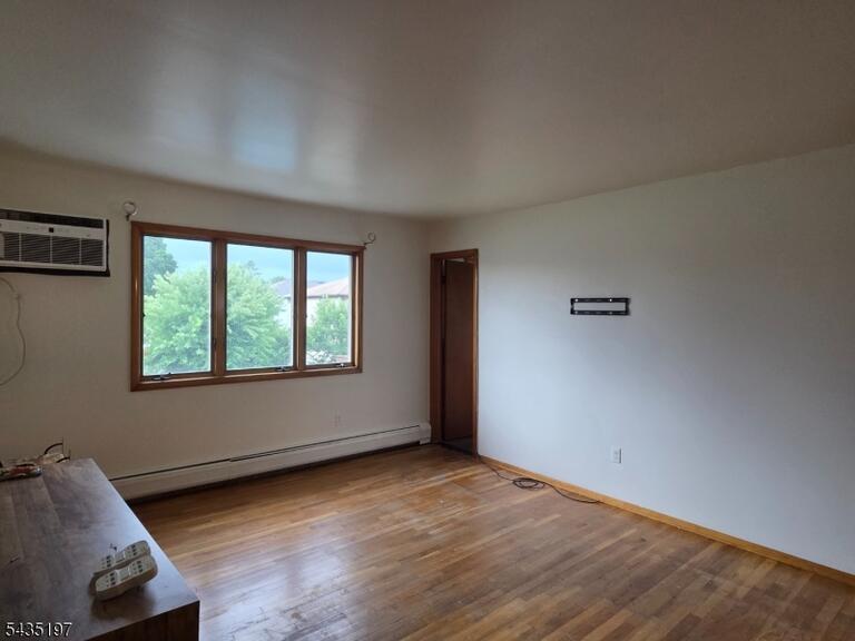 Property listing MLS 4036110 photo 2