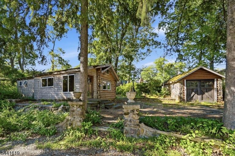 Property listing MLS 4036247 photo 17