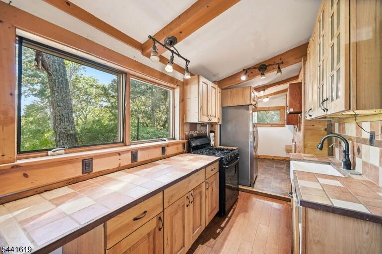 Property listing MLS 4036247 photo 4