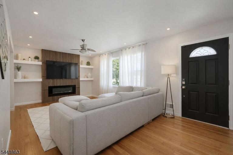 Property listing MLS 4036503 photo 24