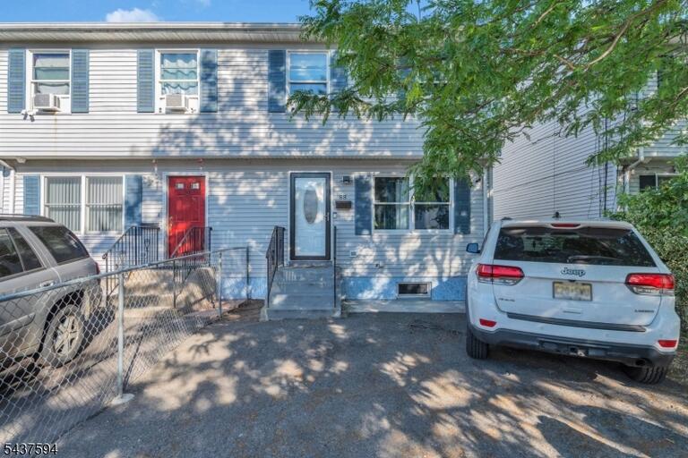 Property listing MLS 4036738 photo 1