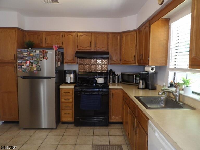 Property listing MLS 4036801 photo 12
