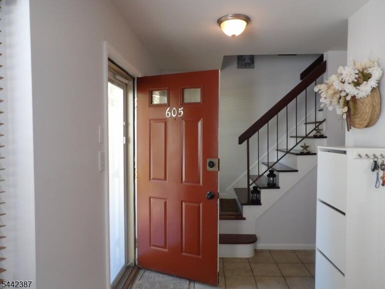 Property listing MLS 4036801 photo 4