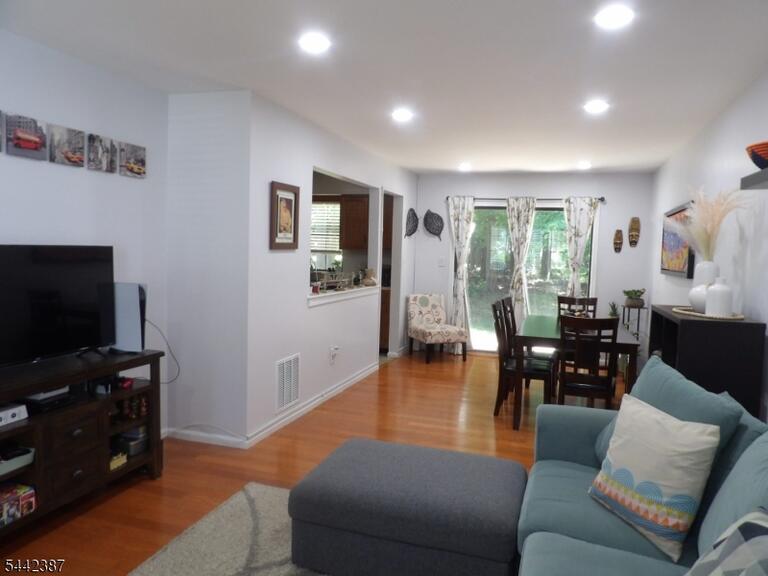 Property listing MLS 4036801 photo 7