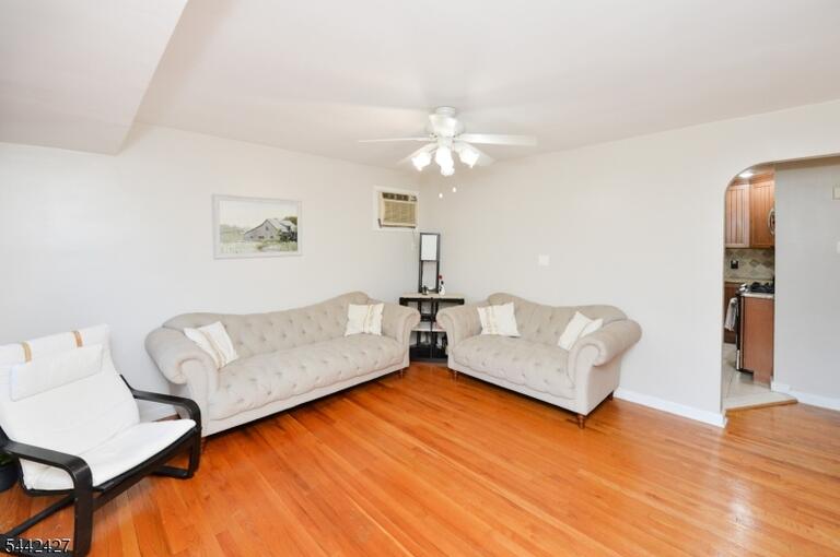 Property listing MLS 4036989 photo 7