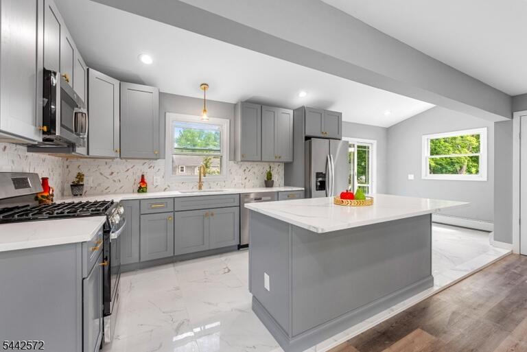 Property listing MLS 4037029 photo 7