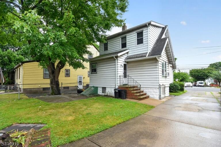 Property listing MLS 4037064 photo 2