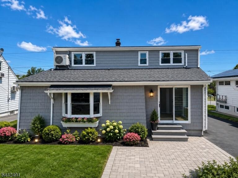 Property listing MLS 4037135 photo 2