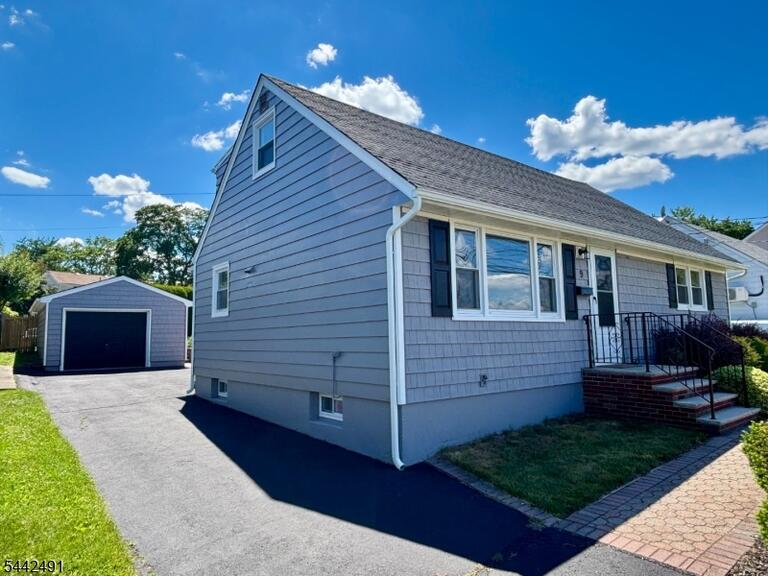 Property listing MLS 4037135 photo 3