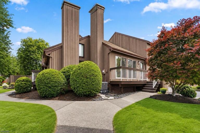 Property listing MLS 4037424 photo 1