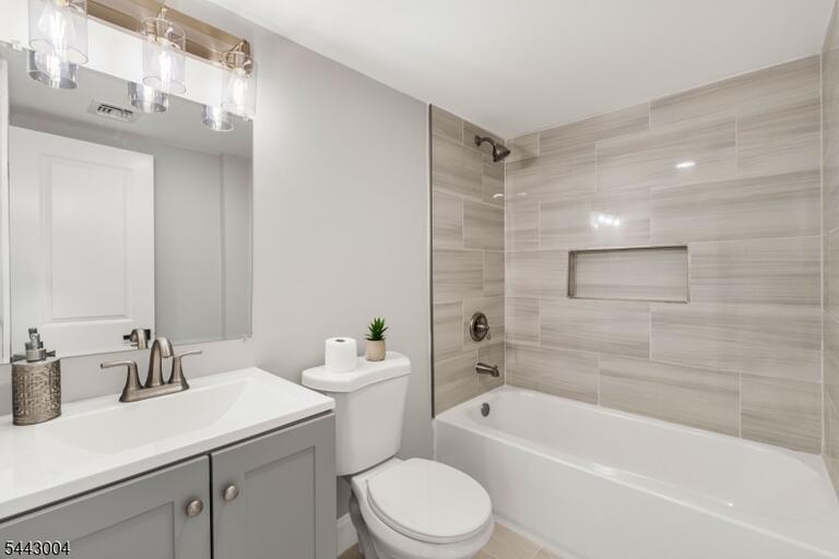 Property listing MLS 4037590 photo 13