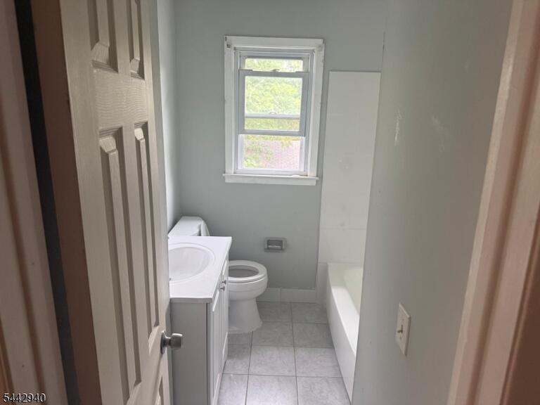 Property listing MLS 4037667 photo 17