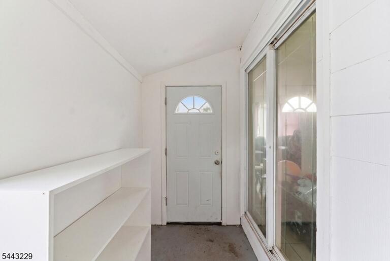 Property listing MLS 4037792 photo 13