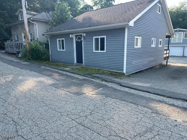 Property listing MLS 4037946 photo 1