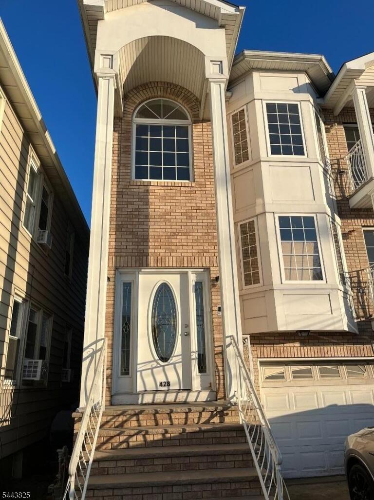 Property listing MLS 4038072 photo 1