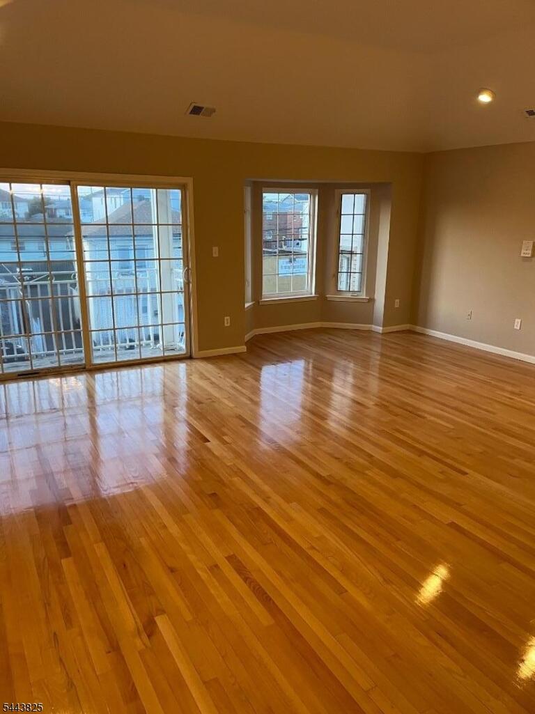 Property listing MLS 4038072 photo 5