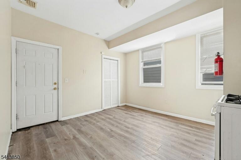 Property listing MLS 4038096 photo 17