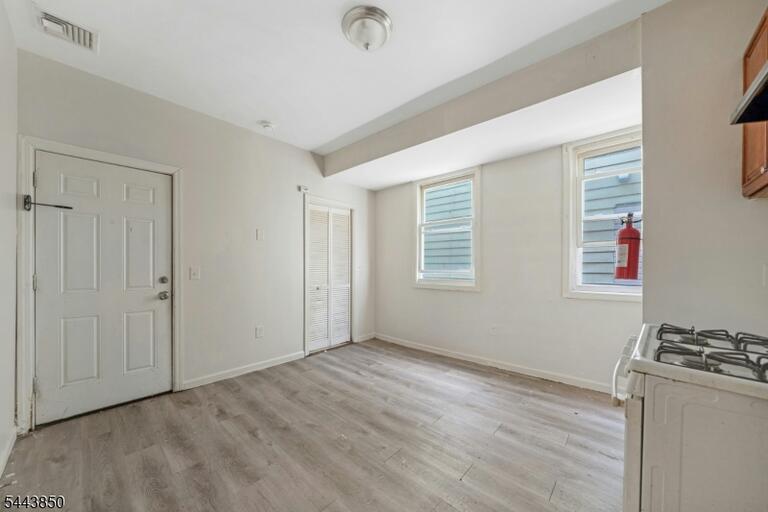 Property listing MLS 4038096 photo 32