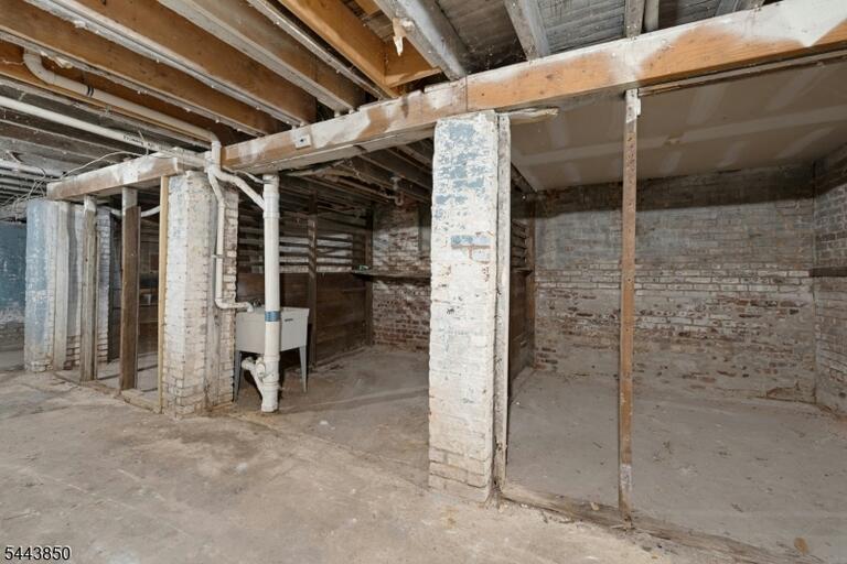 Property listing MLS 4038096 photo 41