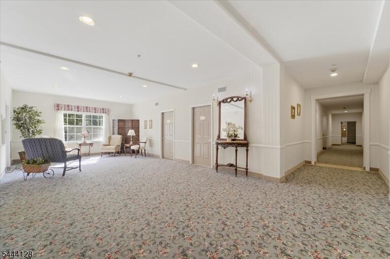 Property listing MLS 4038346 photo 4