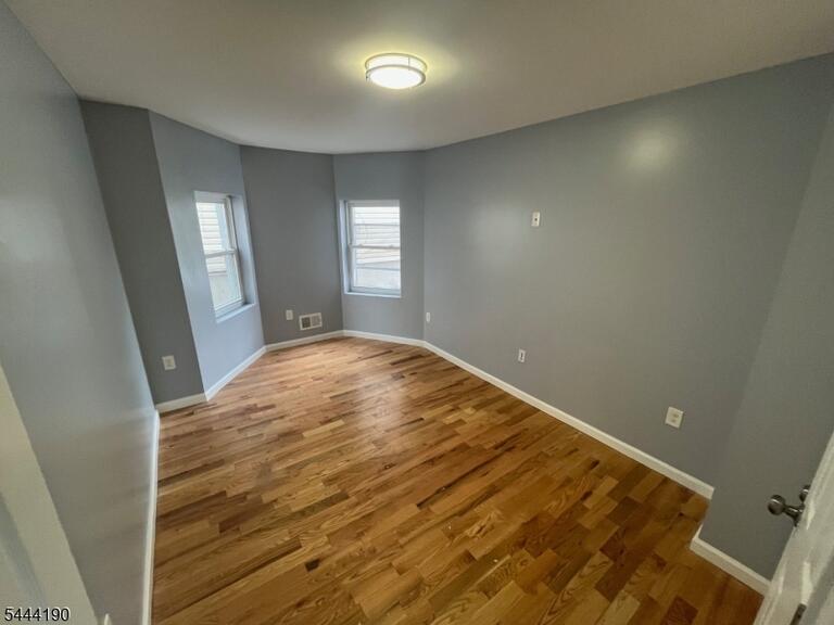 Property listing MLS 4038402 photo 5