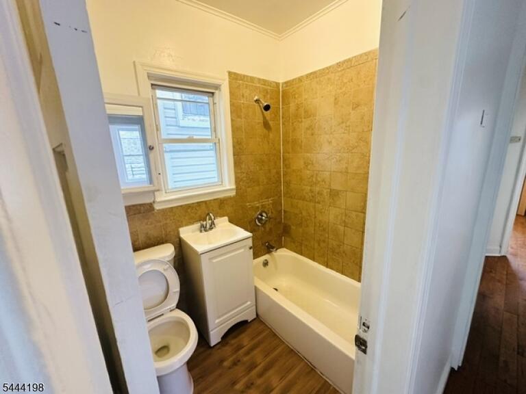 Property listing MLS 4038412 photo 2