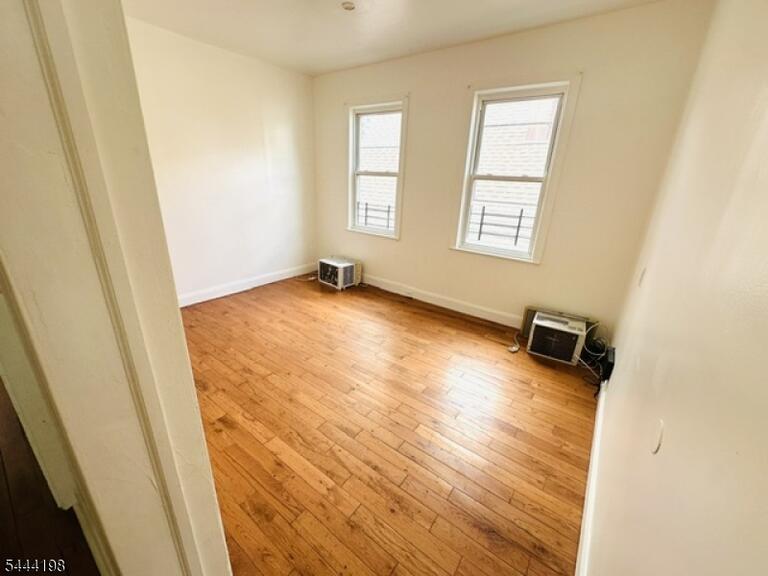 Property listing MLS 4038412 photo 3