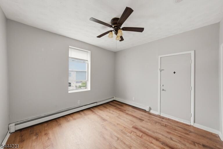 Property listing MLS 4038431 photo 2