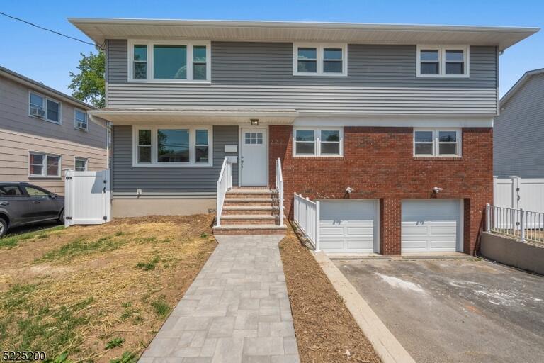 Property listing MLS 4038651 photo 1