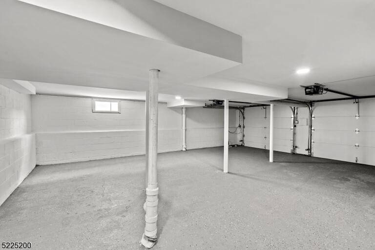 Property listing MLS 4038651 photo 16