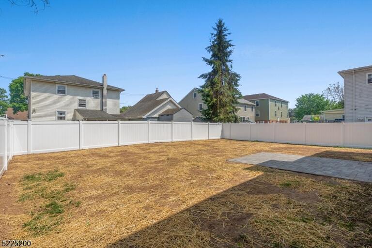 Property listing MLS 4038651 photo 21