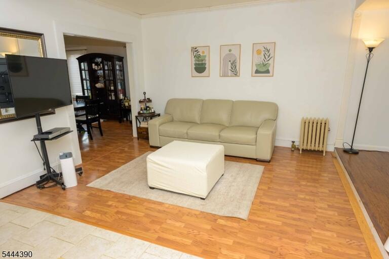 Property listing MLS 4038855 photo 4