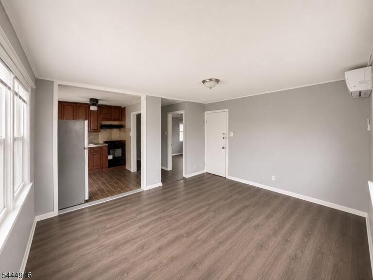 Property listing MLS 4039025 photo 3